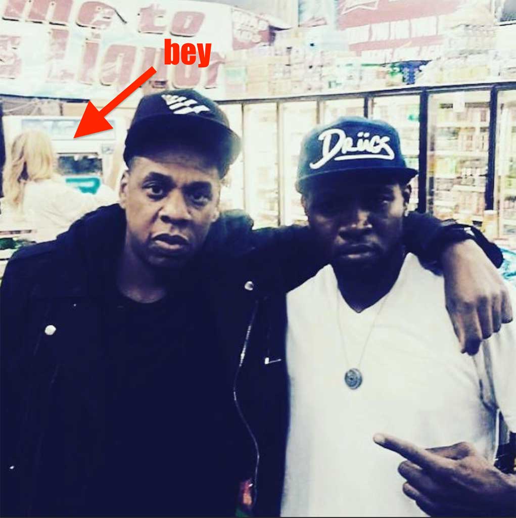 Jay-&-Bey-Hit-Up-a-Bodega-For-Some-Tequilia