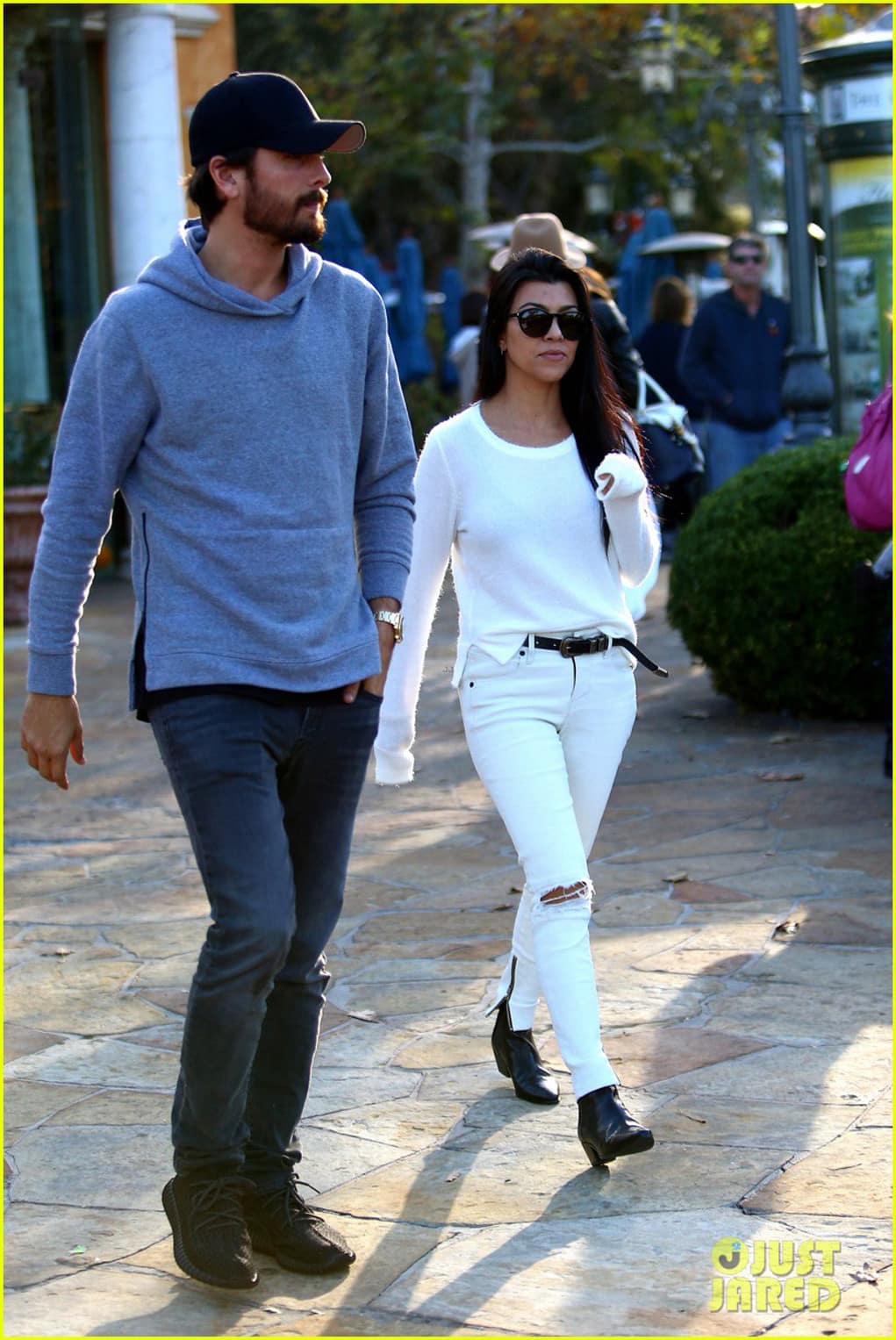 kourtney kardashian scott disick date