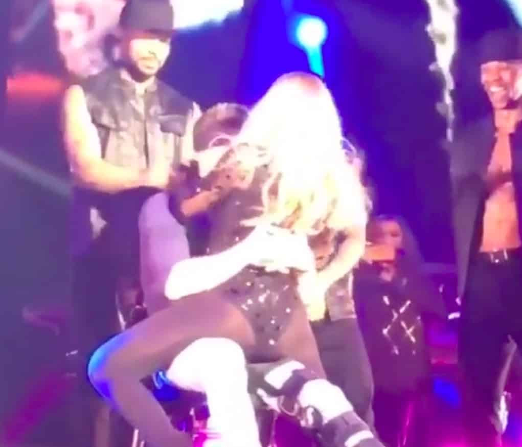 mariah carey lap dance fan concert