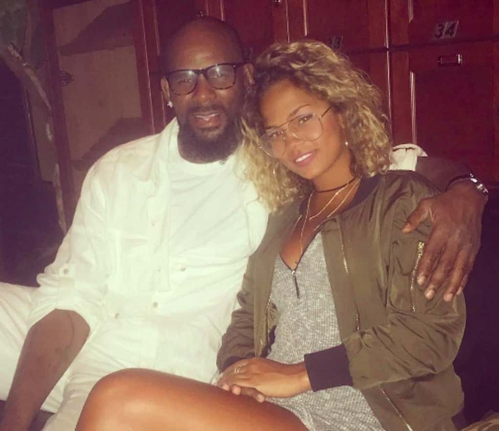 r kelly engaged halle calhoun