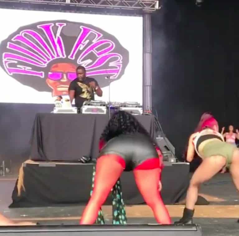 Chile WTF: Lil Kim Outchea Making Her Stiff Cakes Clap!